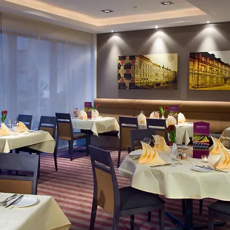Отель Fuerther Mercure Nuernberg West 4*