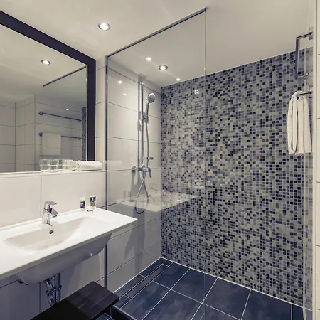 Отель Fuerther Mercure Nuernberg West